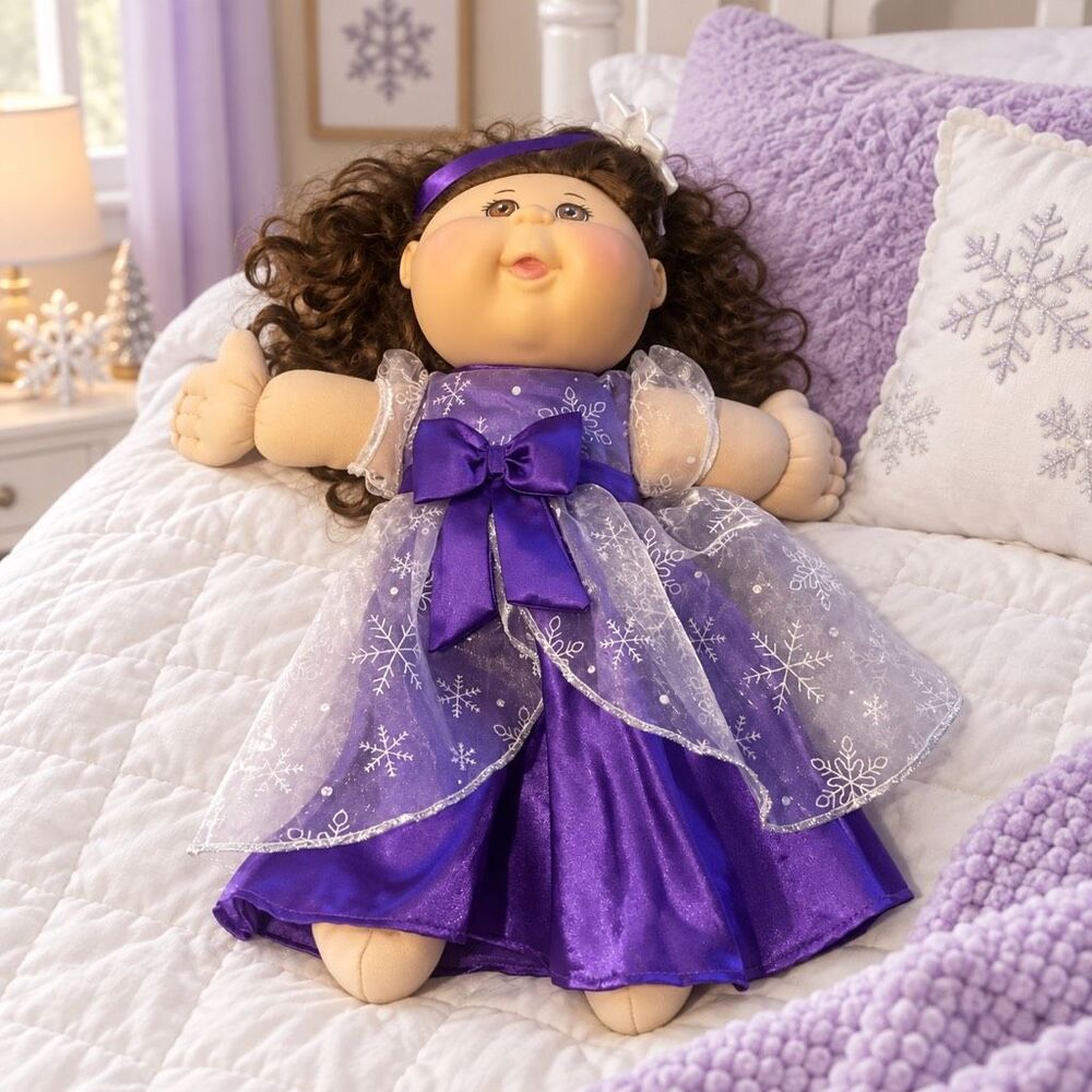 2013 Cabbage Patch Kids Holiday Winter Angel Doll Brown Hair Purple Snowflake Dr